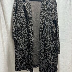 MELLODAY Black and Beige Animal Print Cardigan